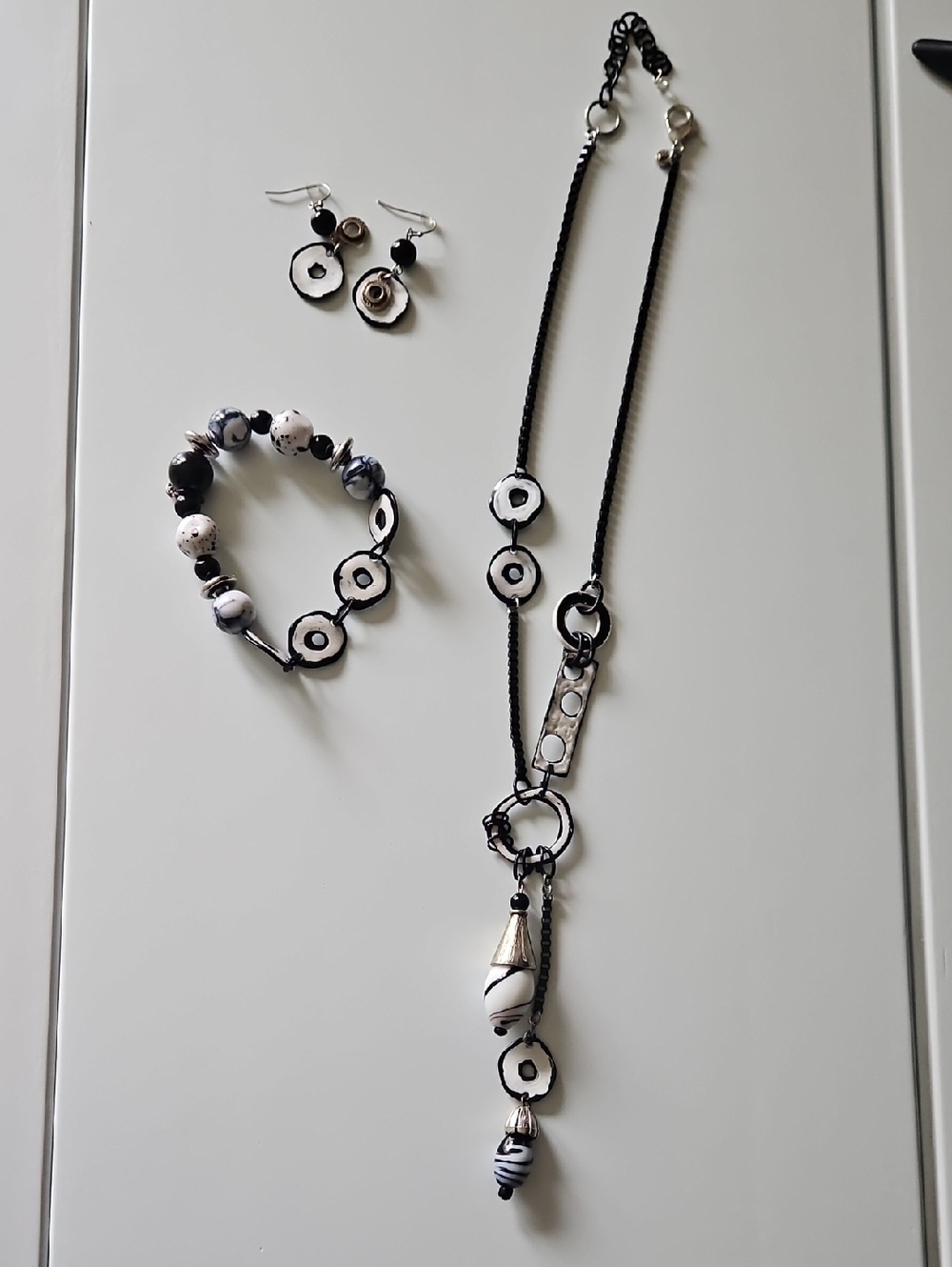 Black & White Bead Necklace, Bracelet And Earing Set